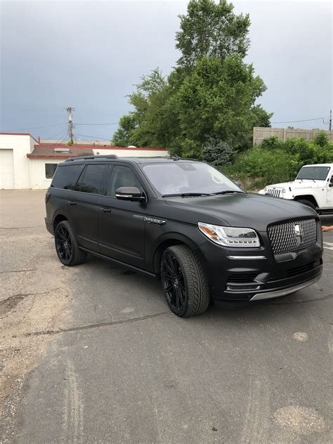 Lincoln Navigator 2021 Black | Car Wallpaper