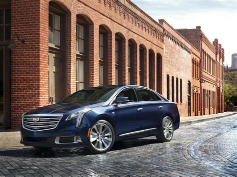 2018 Cadillac XTS Breaks Cover, Promises Greater Ride Comfort ...