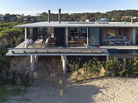 This Airy Home on Stilts Is One South American Family’s Beach Retreat ...