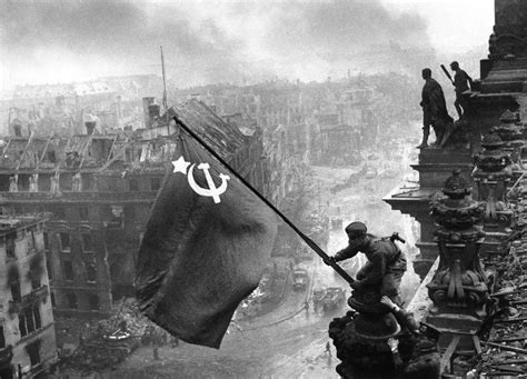 The Soviet flag over the Reichstag, 1945 - Rare Historical Photos