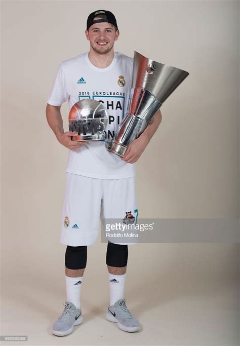 Champion Photo Session With Trophy 2018 Turkish Airlines Euroleague F4 Photos and Premium High ...