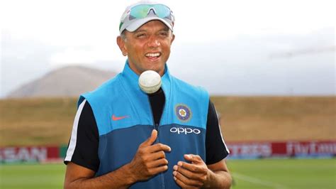 IND vs NZ 1st Test: Team India coach Rahul Dravid gives Rs 35000 to ...