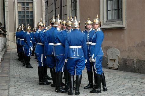 #royal #guards #sweden #helmet #military #uniform