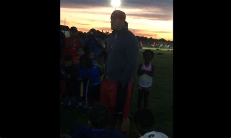 J.J. Watt Gives Motivational Speech To A Youth Football Team - Daily Snark