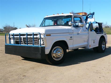 Classic Ford F-350 Wrecker/Tow Truck Very Nice Clean Original Weld ...