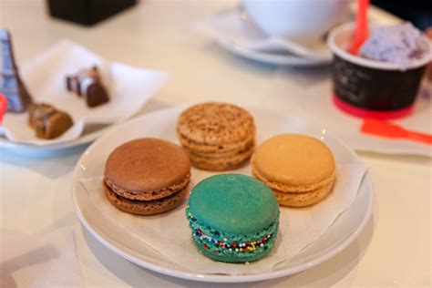 Le Macaron French Pastries - Discovering Your Happy