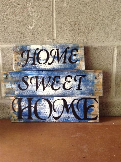 Pallet wood sign | Wood pallet signs, Wood signs, Wood pallet crafts