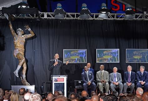 Kareem Abdul-Jabbar Statue Unveiling Ceremony Photo Gallery | NBA.com