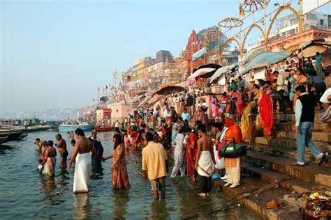 Ganges River: ritual bathing - Students | Britannica Kids | Homework Help