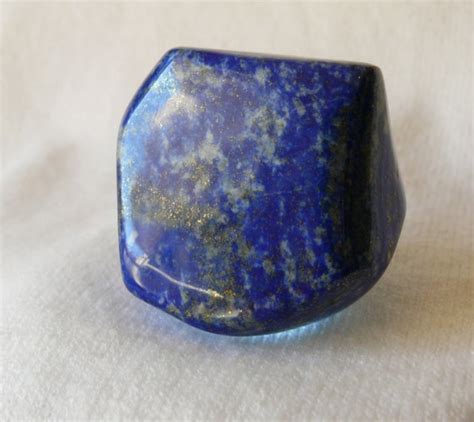 Lapis Lazuli Blue stone Free Form 137g 50 mm by obchudekprobuzeni