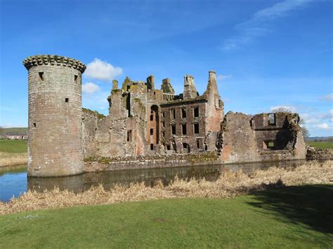 Caerlaverock Castle Visitor Guide | Dumfries & Galloway | Castle ...