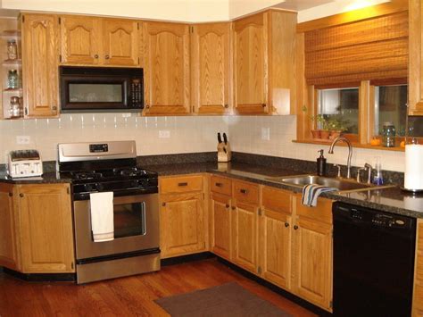 Best Color Hardware For Honey Oak Cabinets | Honey oak cabinets, Oak kitchen cabinets, Trendy ...