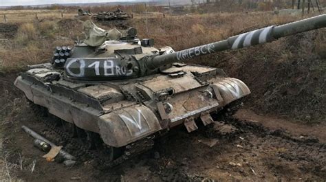 Russia deploys vintage T-62 tanks and BTR-50 armoured vehicles that have many vulnerabilities ...