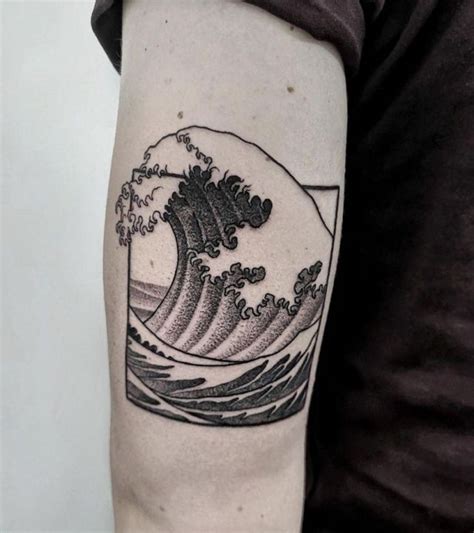 20 Elegant Great Wave Tattoos You Can Copy | Xuzinuo | Page 14