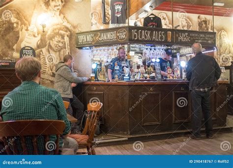 Duck & Drake Pub in Kirkgate, Leeds Editorial Photography - Image of town, home: 290418767