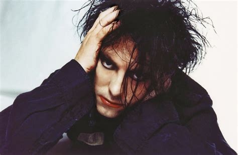 The Cure's Robert Smith Goes on Two Rants Against Critic - VVN Music