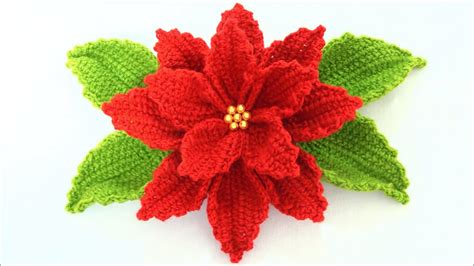 Crochet Poinsettia Flower To Make For Decor | CrochetBeja