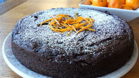 Chocolate mandarin cake recipe | Live Better