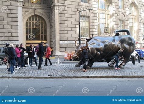 Wall Street Bull Statue with Tourists, NYC Editorial Photography ...