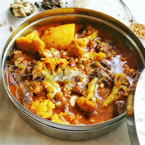 Traditional Mauritian Lamb Curry with Cauliflower | Lamb curry, Indian ...