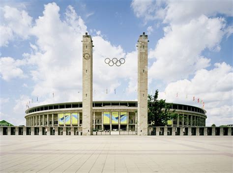 Olympiastadion Berlin, Geschichte, Besucherinfos und Wissenswertes