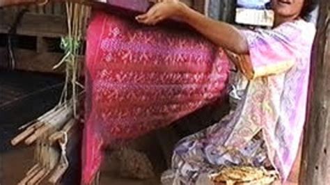 Silk Weaving In Thailand | Kanopy