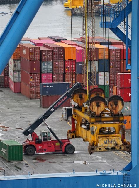 Global container volumes up - PortNews