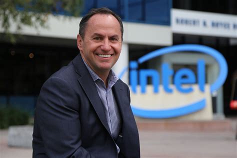 Intel CEO Bob Swan stepping down, VMWare's Pat Gelsinger will take over | AppleInsider