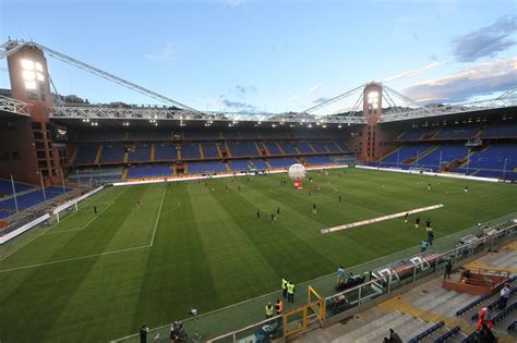 Interior Estadio Luigi Ferraris, Génova, Italia. Capacidad 36.599 ...