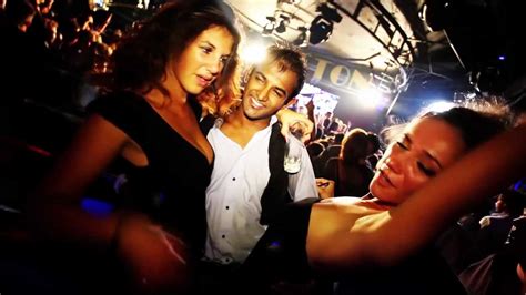 Barcelona Nightlife - Non Stop Party in Barcelona for FREE - YouTube