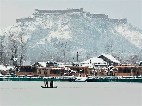 Paradise? We Think So - Here Are Some Dazzling Images Of The Frozen Dal Lake In Kashmir Valley