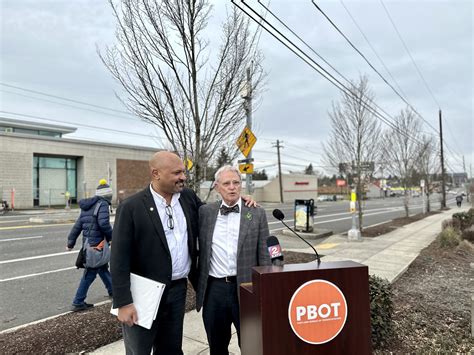 Congressman Earl Blumenauer and Commissioner Mingus Mapps talk 122nd ...