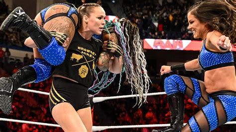 Ronda Rousey & Shayna Baszler vs. Kayden Carter & Katana Chance: Raw highlights, June 5, 2023 | WWE