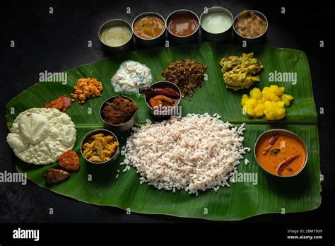 Onam sadya hi-res stock photography and images - Alamy