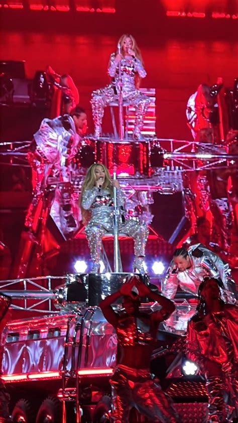 Pop Tingz on Twitter: "Beyoncé performs “Savage (Remix)” at the #RenaissanceWorldTour"