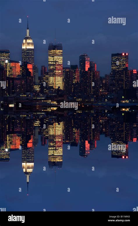 MIDTOWN SKYLINE MANHATTAN NEW YORK USA Stock Photo - Alamy