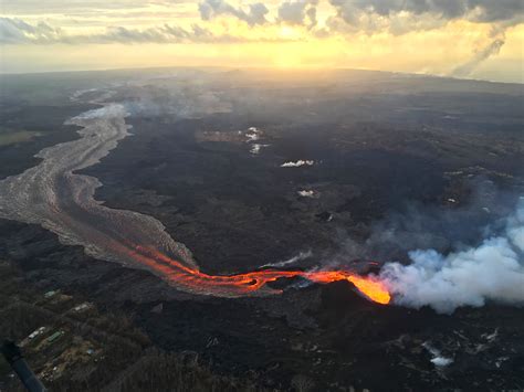 4 pm Eruption Update – Temporary Surging Noted At Lava Channel