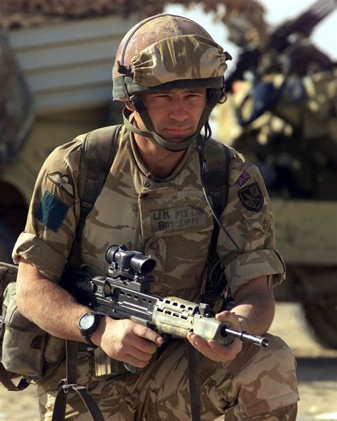 British Sas Member of 3rd battalion | Atlas of Land Combat Forces | British army uniform ...