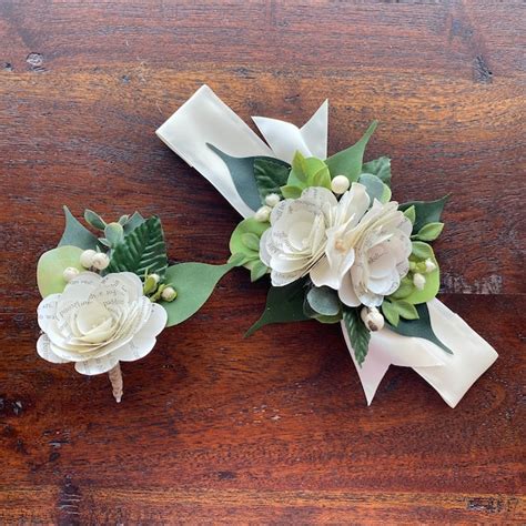 Corsage and Boutonniere Set - Etsy