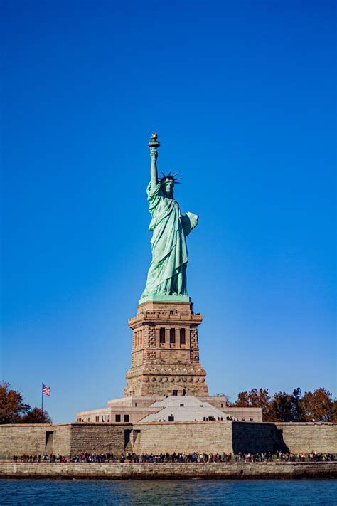 New York Statue Of Liberty / Statue of Liberty in New York City, New York - Encircle Photos ...