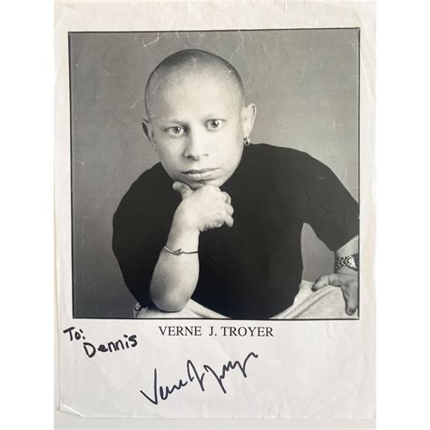 Austin Powers Verne Troyer signed photo | EstateSales.org