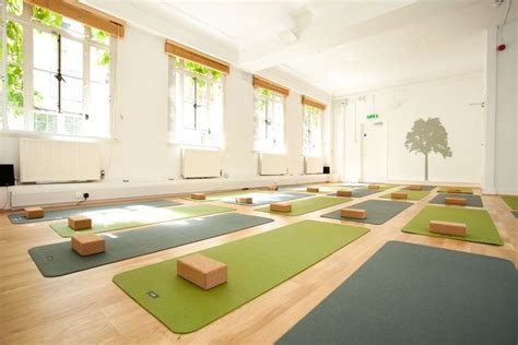 50 Fantastic Yoga Studio Design Ideas That Will Make You Relax | Yoga ...