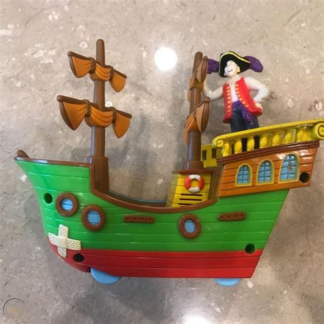 THE WIGGLES Toy Captain Feathersword & SS Feathersword Pirate Ship TOY | #1901690624