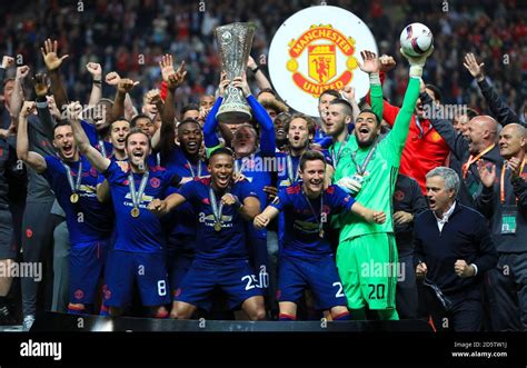 Manchester united lift the champions league trophy hi-res stock photography and images - Alamy