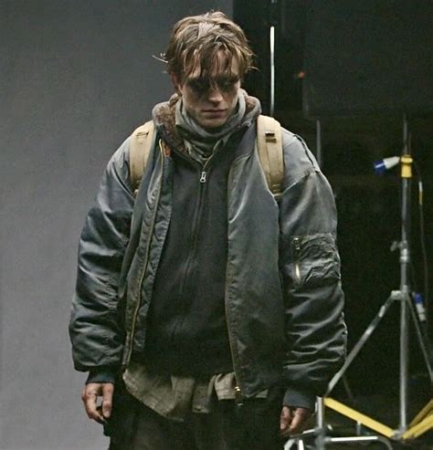 "The Batman" - Robert Pattinson Drifter Costume Test | Batman outfits ...