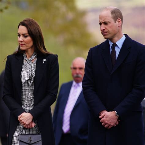 Prince William and Kate Middleton visit a pub and Gaelic football club ...