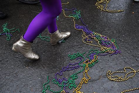 The History Behind 5 of New Orleans' Favorite Mardi Gras Traditions ...