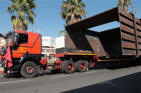 Abnormal load truck causes chaos | Randfontein Herald