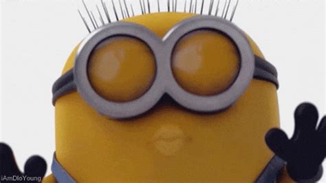 Despicable Me Kiss GIF - Find & Share on GIPHY