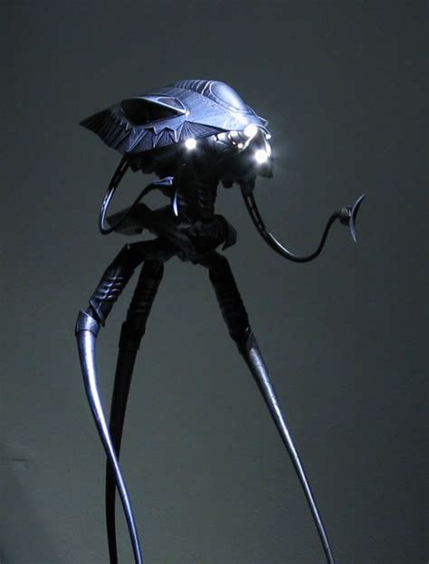 Scary Movie 4 Tripod | Unnerving Images for Your All